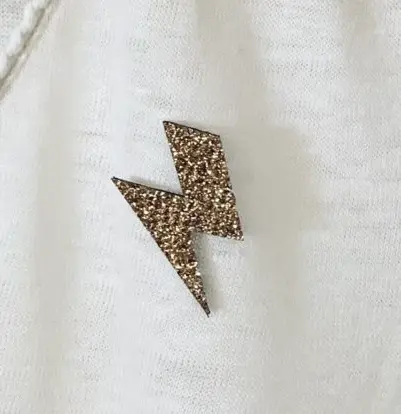 [LPH07] Pin's paillettes - Eclair - Doré